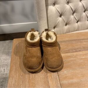 Toddler Ugg booties with zipper size 10